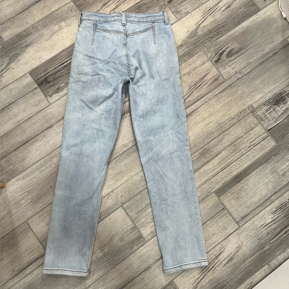 RARE Kut from the Kloth Rachel Mom Jean Pleated Front Light Wash Blue Denim - Picture 3 of 11